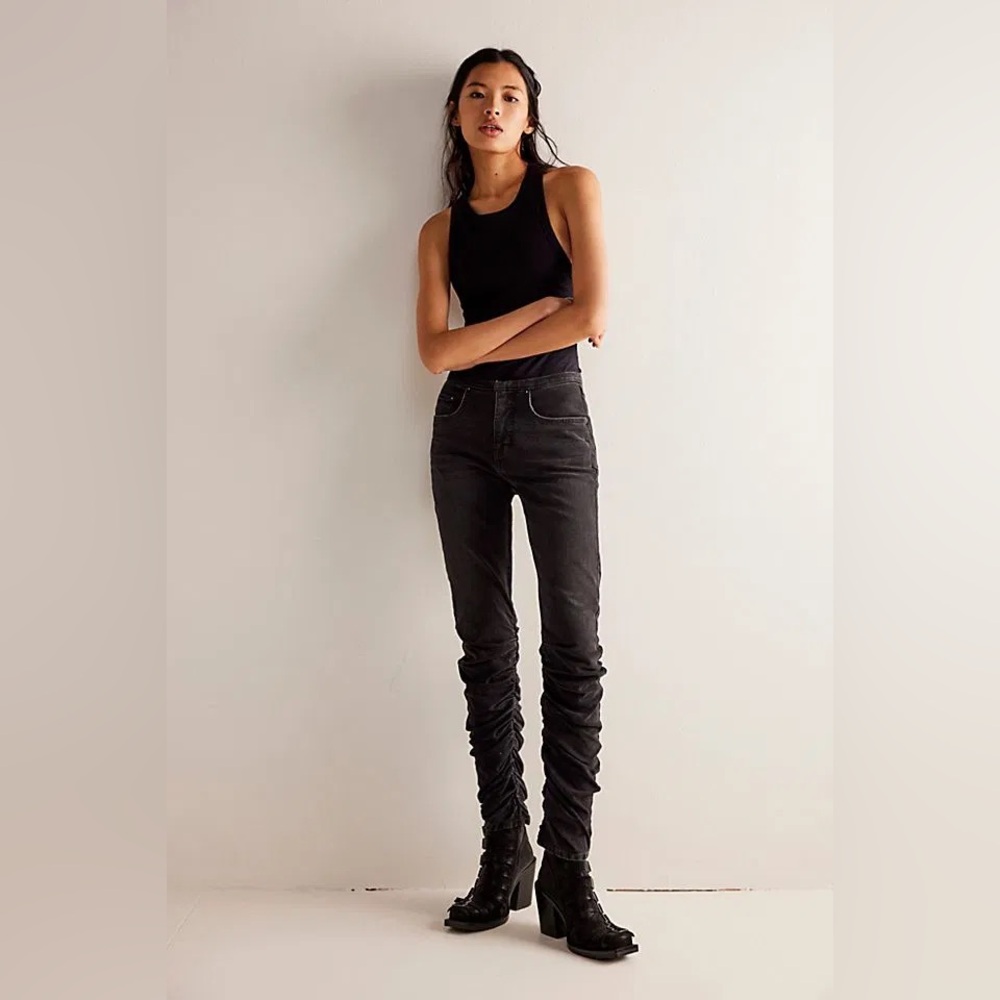 We The Free  NWT Free People 
Daliah Stacked Straight-Leg Jeans🖤 - Picture 3 of 10